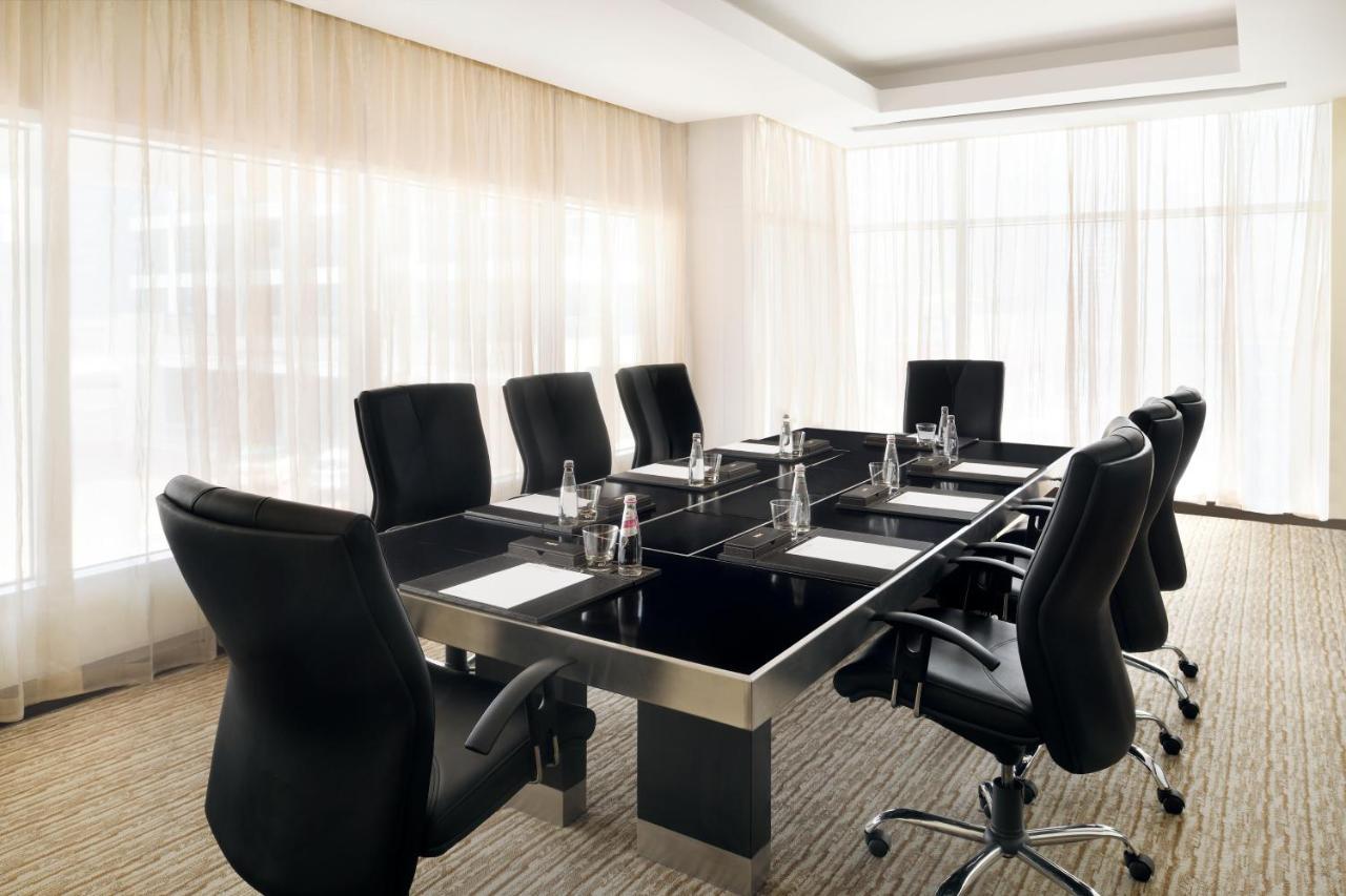 Moevenpick Hotel Jumeirah Lakes Towers Dubai Exterior photo A boardroom