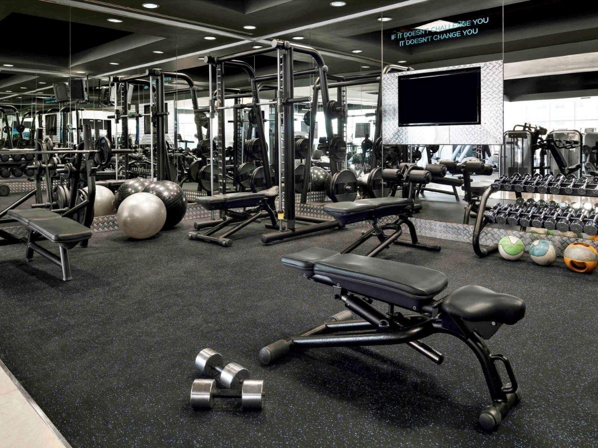 Moevenpick Hotel Jumeirah Lakes Towers Dubai Exterior photo A gym in Japan