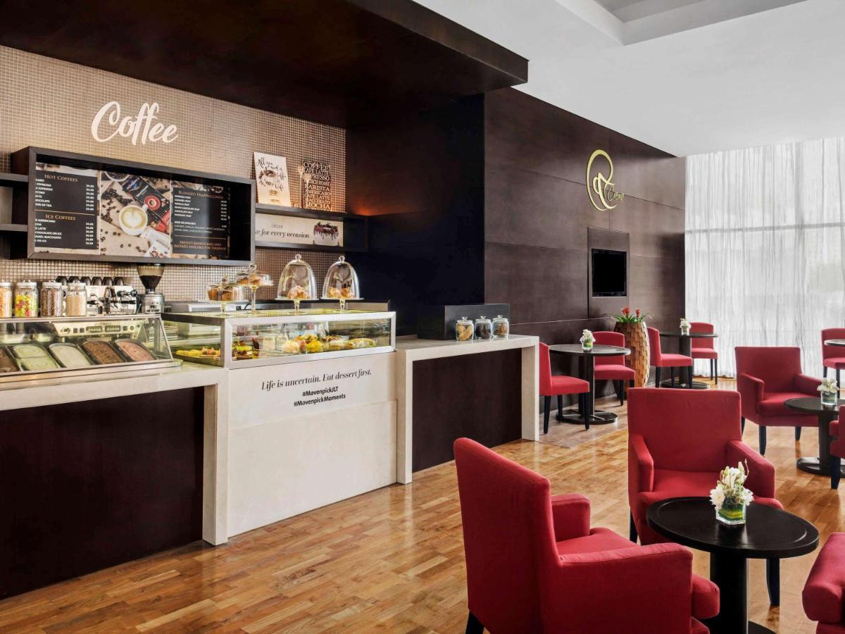 Moevenpick Hotel Jumeirah Lakes Towers Dubai Exterior photo Coffee Shop