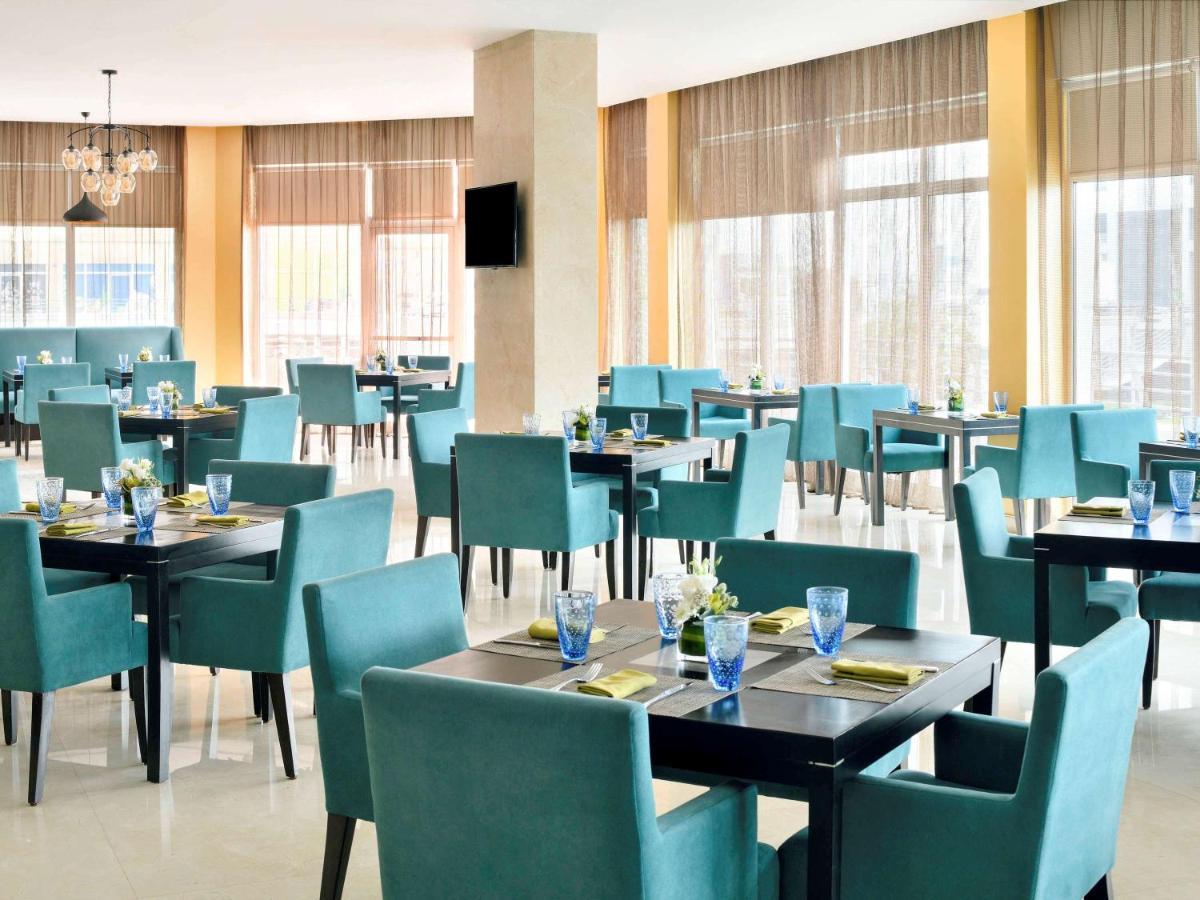 Moevenpick Hotel Jumeirah Lakes Towers Dubai Exterior photo The restaurant